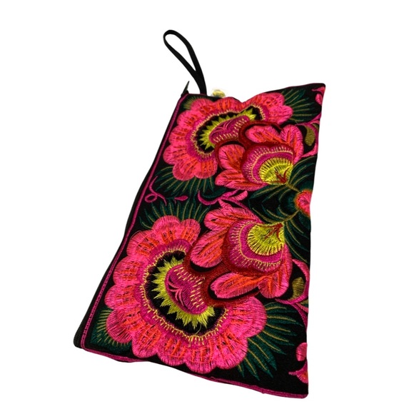 FINAL SALE Sam Well Boho Floral Embroidered Colorful Wristlet One Size - Picture 7 of 8